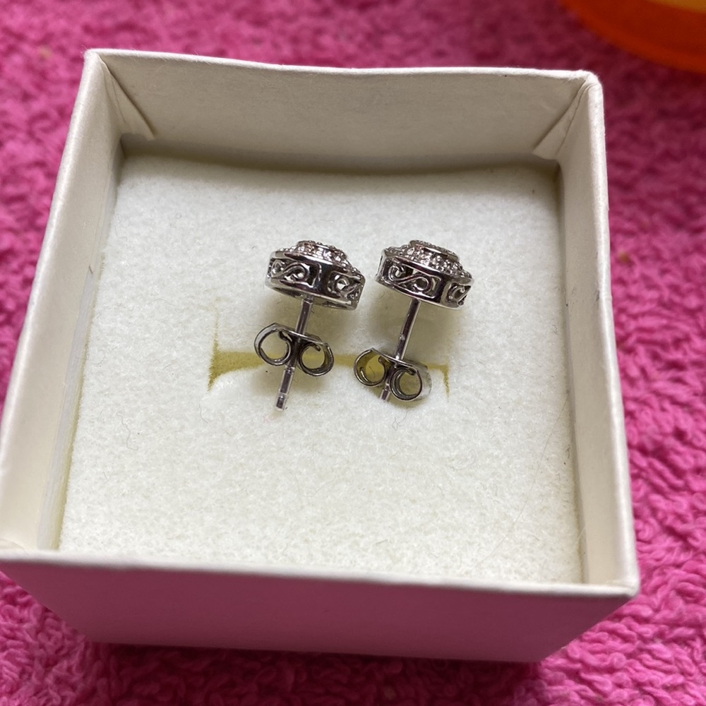 🌹New Diamond Pierced Earrings in Sterling Silver - Picture 4 of 5